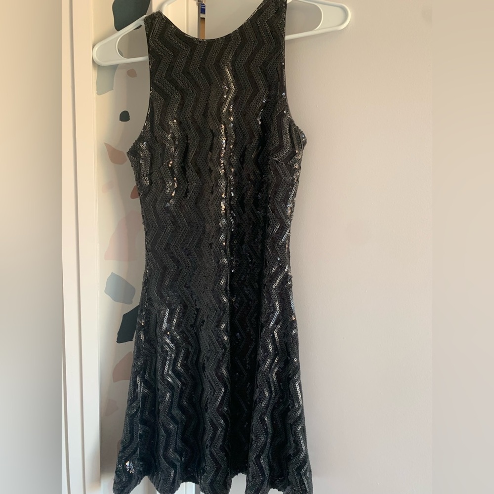 Dress the Population Mia Sequin Mini Chevron in Black